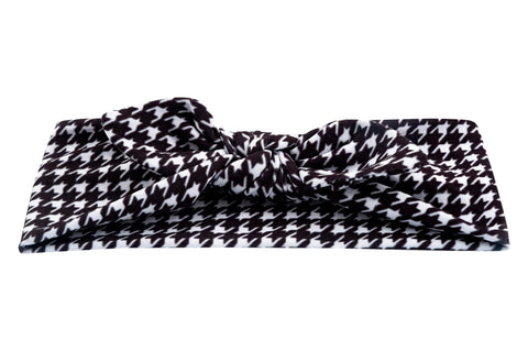 Houndstooth baby headband for girls from By Bella Boutique. Houndstooth baby headband for girls from By Bella Boutique.