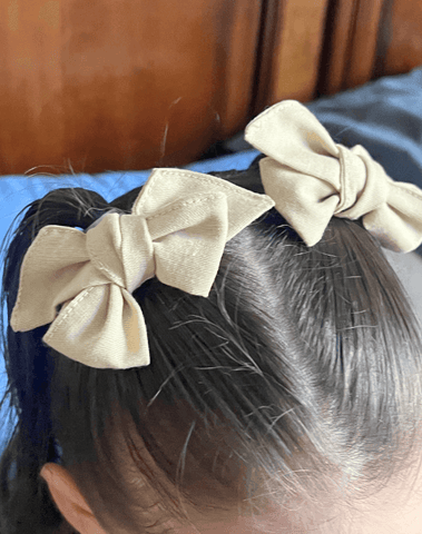 Beige Piggy Pinwheel Bows