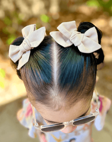 Beige Piggy Pinwheel Bows