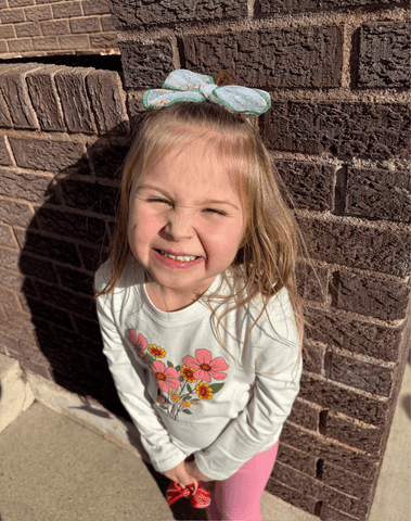 Shamrock Sparkle Shaker Bow